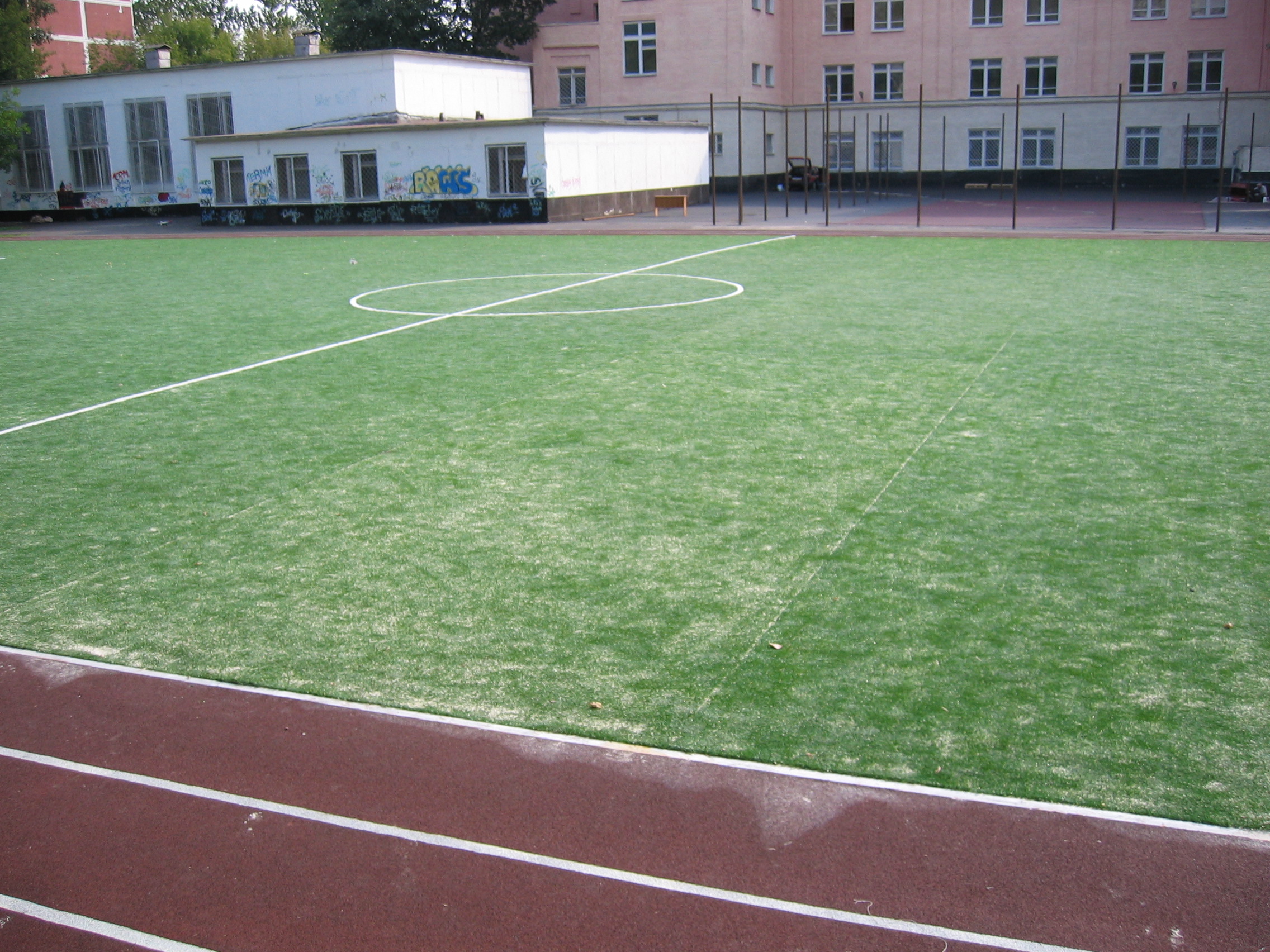Круг школьного стадиона